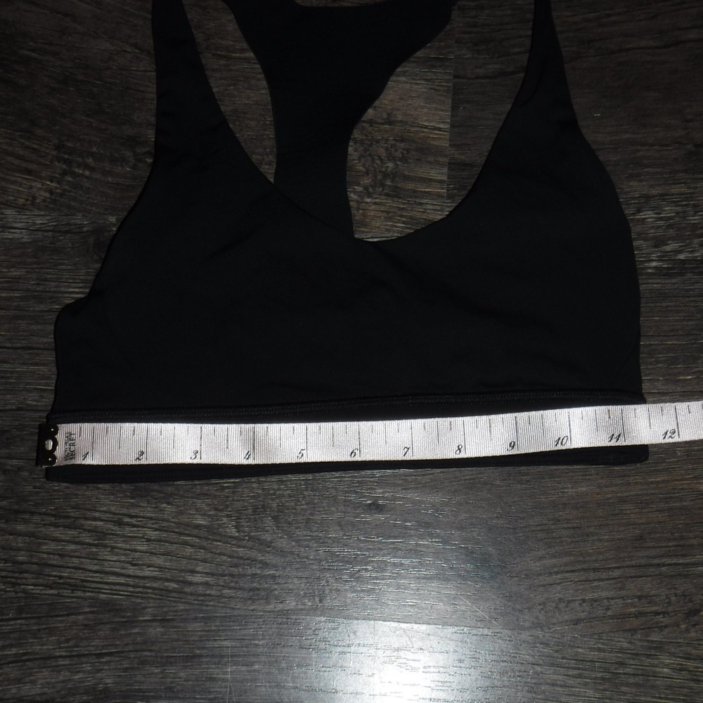Lululemon Black Sports Bra Racerback Yoga Workout Gym Activewear - Picture 2 of 4
